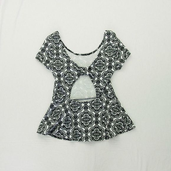 Black and White Patterned Peplum Top - Picture 2 of 2